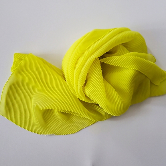 ACCORDION PLEATED SCARF - LIGHTWEIGHT - Picture 4 of 4